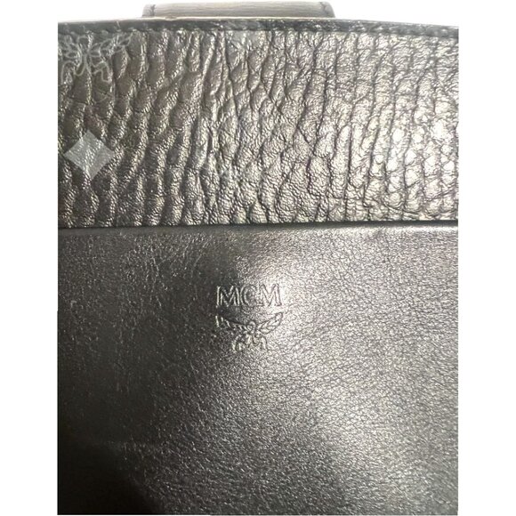 AUTHENTIC MCM Visteos Crossbody in Monogram Print Leather - Black - Picture 6 of 12